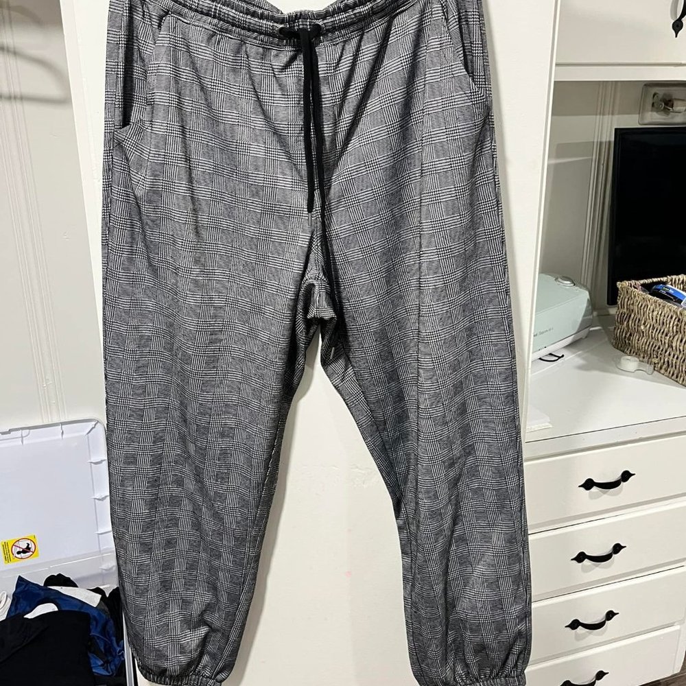 AMERICAN EAGLE JOGGERS